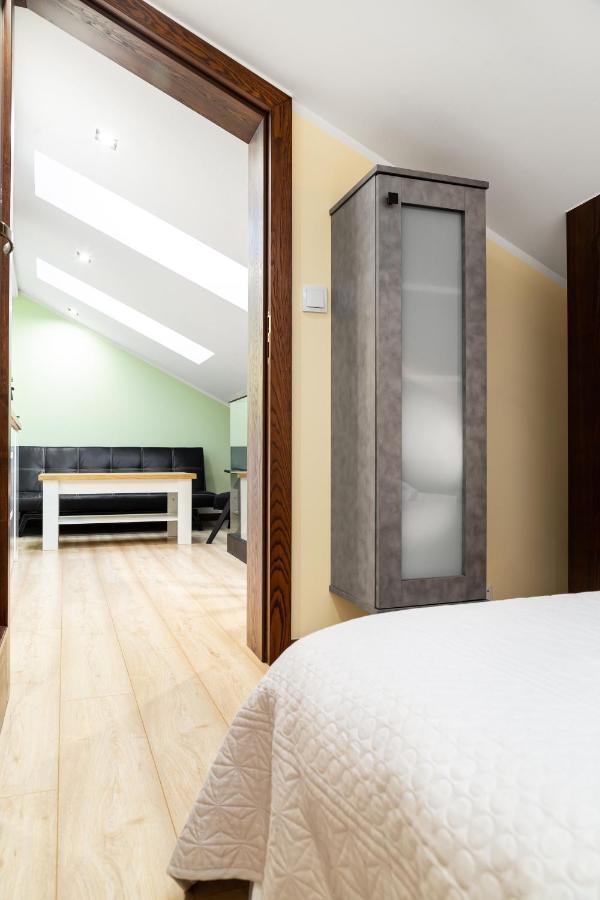 Househost Apartment:Bracka 3/15A คราคูฟ ภายนอก รูปภาพ