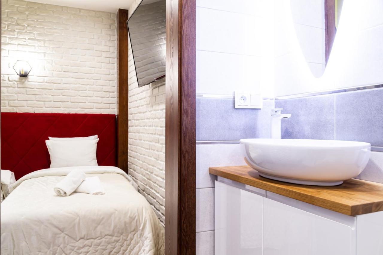 Househost Apartment:Bracka 3/15A คราคูฟ ภายนอก รูปภาพ
